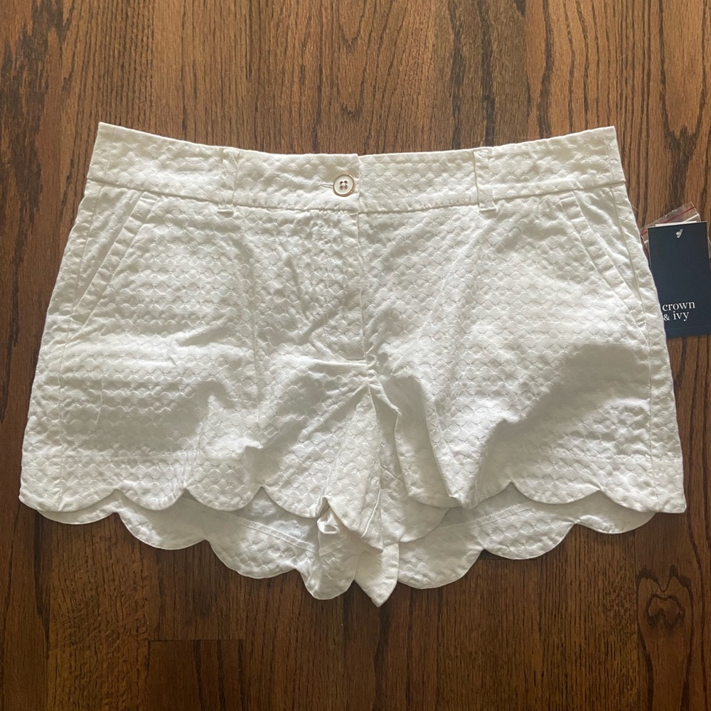 Crown and Ivy Scalloped Shorts NWOT